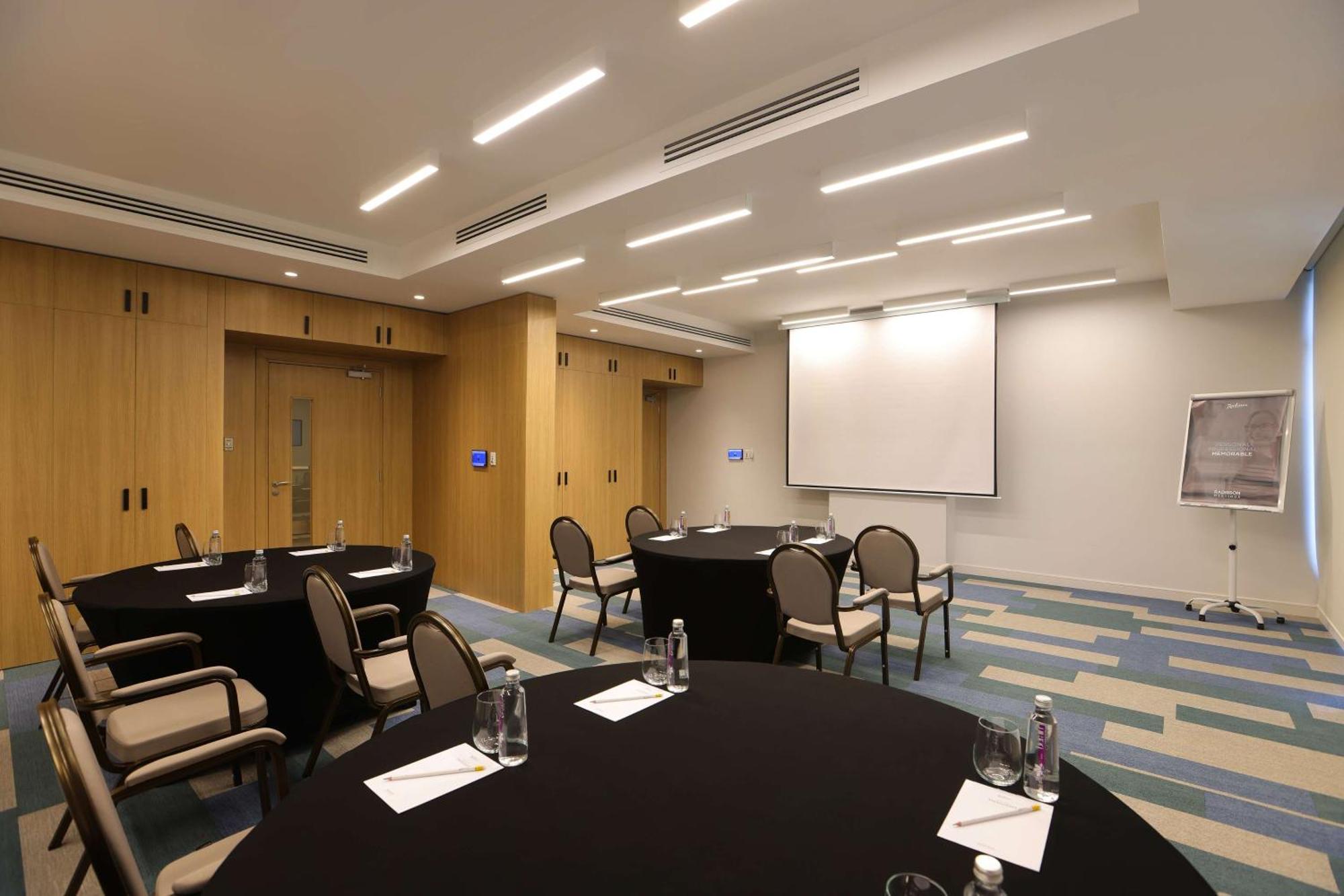 Radisson Hotel & Residence Riyadh Olaya Екстер'єр фото