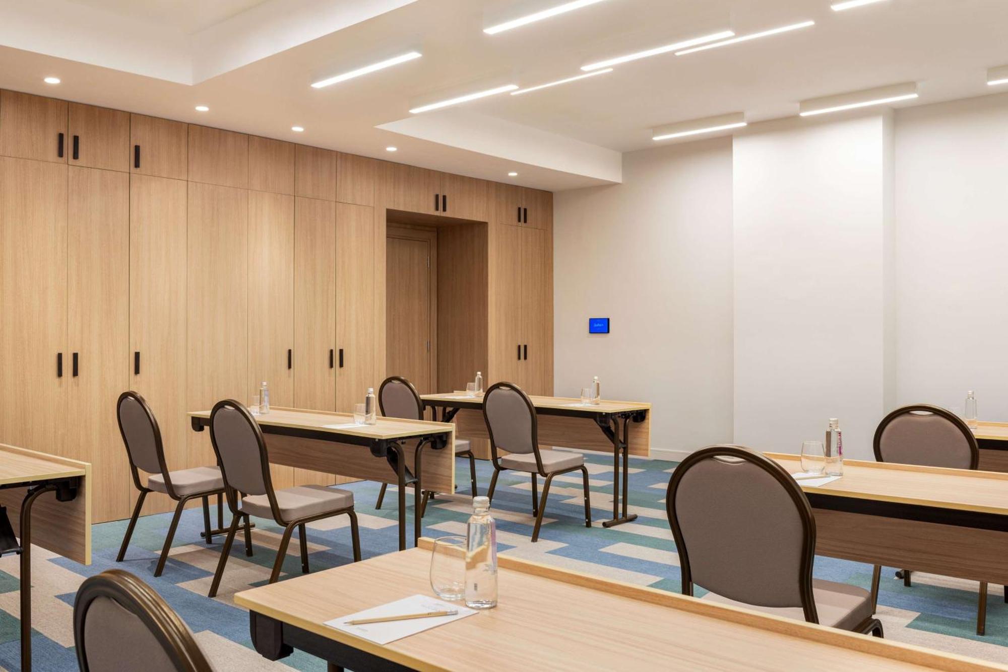 Radisson Hotel & Residence Riyadh Olaya Екстер'єр фото